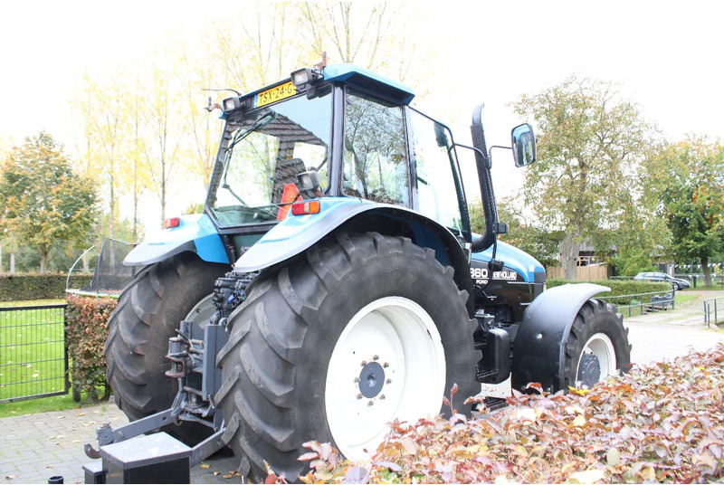 New Holland 8360 - جرار: صور 3 New Holland 8360 - جرار: صور 3