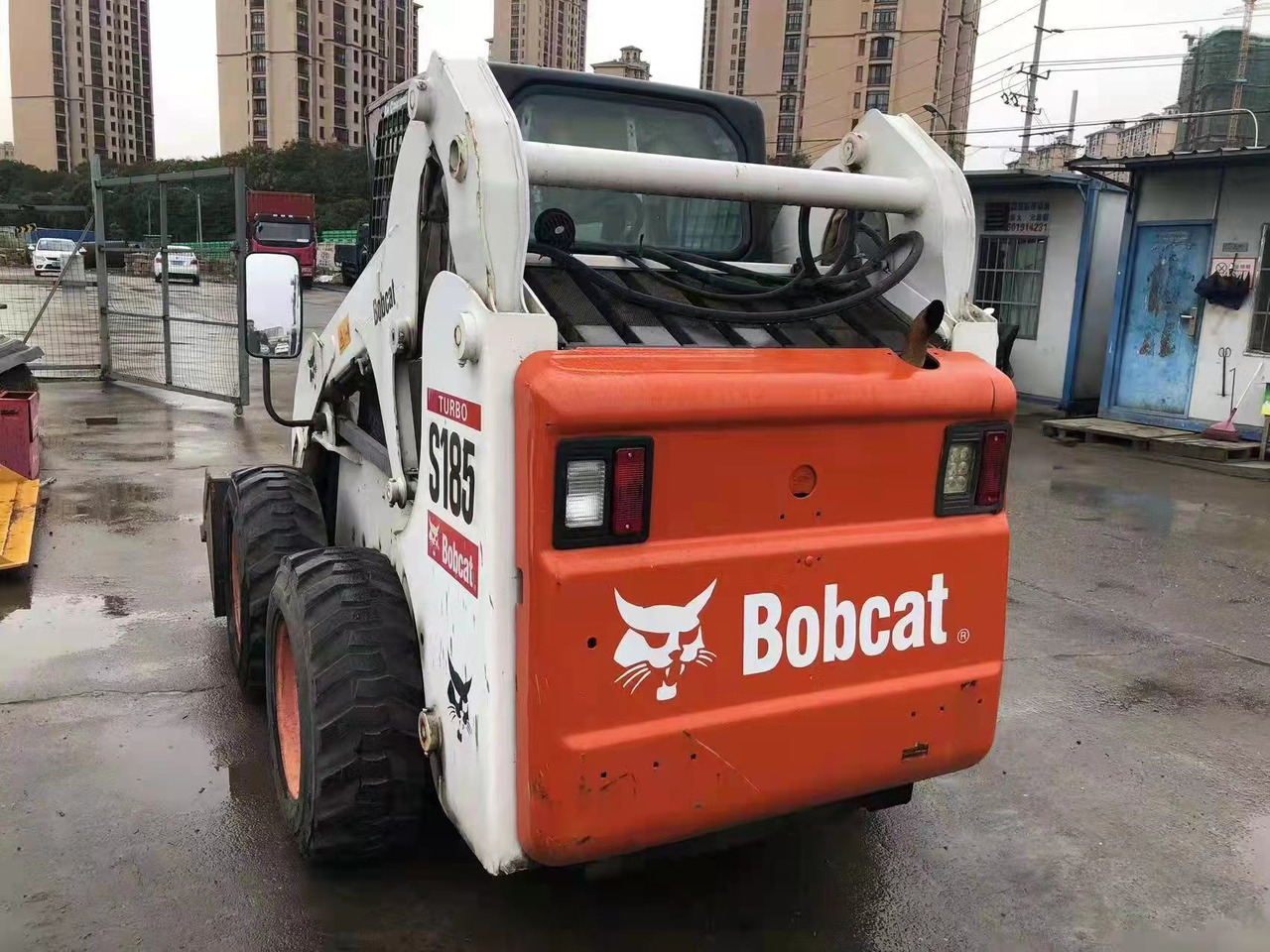 BOBCAT S185 - شيول صغير: صور 1 BOBCAT S185 - شيول صغير: صور 1