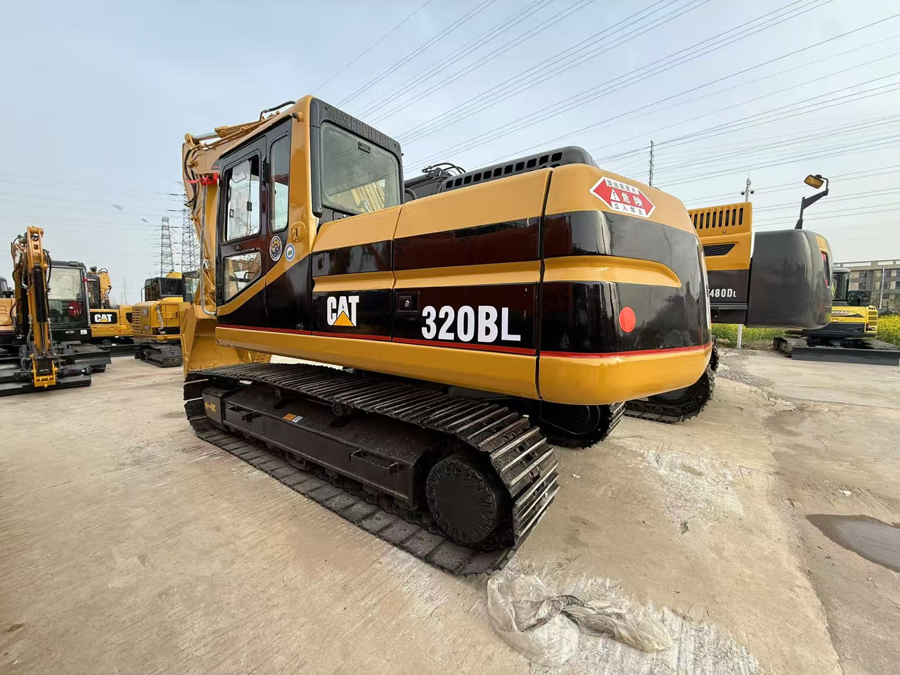 حفارات زحافة CATERPILLAR used 320b Excavator: صور 10 حفارات زحافة CATERPILLAR used 320b Excavator: صور 10