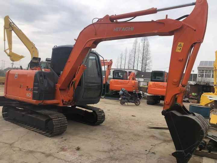 Cheap Price Hitachi ZX60 Used Excavator for Sale Used 6 Tons Hitachi Mini Excavator with Good Performance - حفارة: صور 5 Cheap Price Hitachi ZX60 Used Excavator for Sale Used 6 Tons Hitachi Mini Excavator with Good Performance - حفارة: صور 5