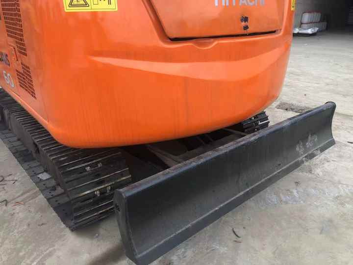 Cheap Price Hitachi ZX60 Used Excavator for Sale Used 6 Tons Hitachi Mini Excavator with Good Performance - حفارة: صور 3 Cheap Price Hitachi ZX60 Used Excavator for Sale Used 6 Tons Hitachi Mini Excavator with Good Performance - حفارة: صور 3