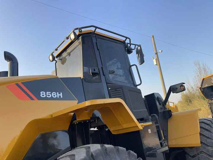 China Famous Brand LiuGong Medium-sized Wheel Loader LiuGong 856N Loader for Earthmoving, Mining, Construction for Sale - اللودر بعجل: صور 4 China Famous Brand LiuGong Medium-sized Wheel Loader LiuGong 856N Loader for Earthmoving, Mining, Construction for Sale - اللودر بعجل: صور 4