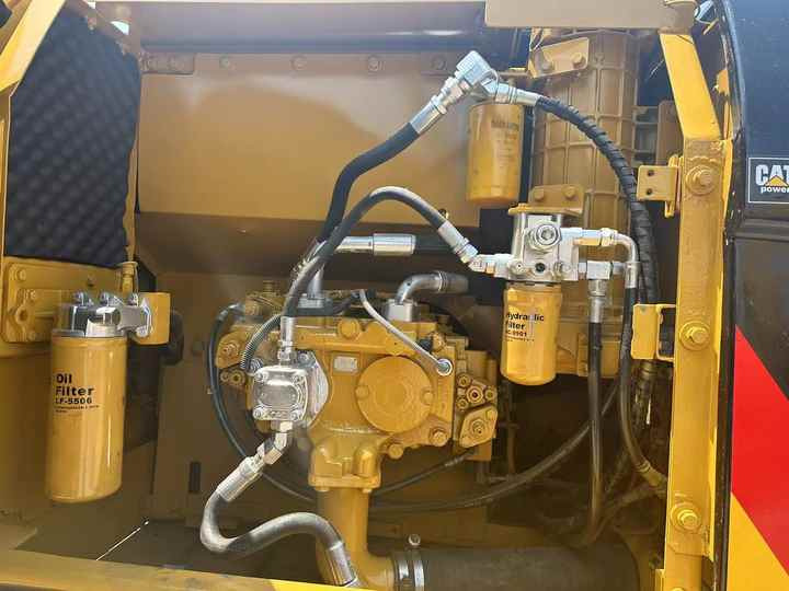 Good Condition Used Cat Excavator 320D2 Caterpillar Second Hand Excavator 312D 315D 320d for Sale - حفارات زحافة: صور 5 Good Condition Used Cat Excavator 320D2 Caterpillar Second Hand Excavator 312D 315D 320d for Sale - حفارات زحافة: صور 5