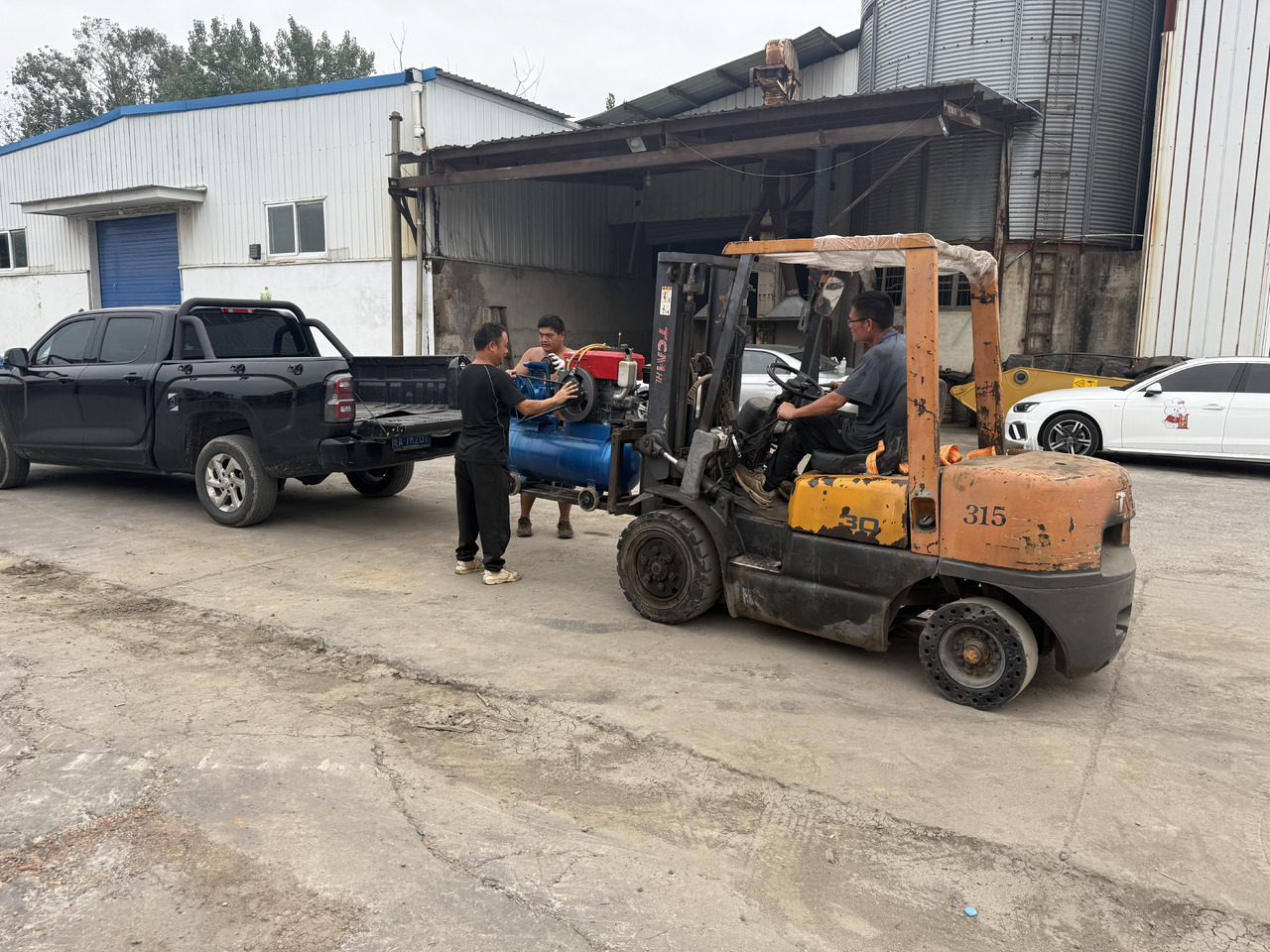 حفارات زحافة Hitachi Used Hitachi 350-5g Excavator: صور 8 حفارات زحافة Hitachi Used Hitachi 350-5g Excavator: صور 8