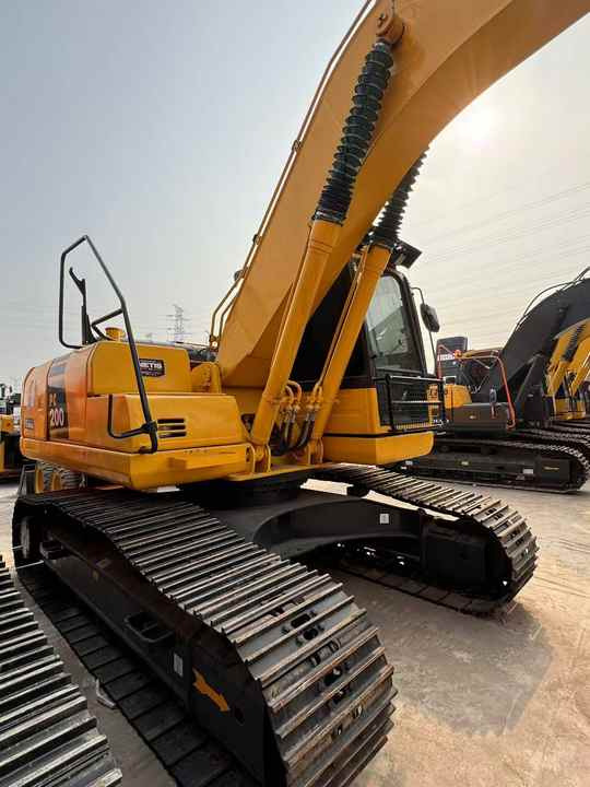 PC200-8 Low Working Hour Second Hand 20 Ton Excavator Komatsu Pc200-8 Crawler Excavator Used Komatsu Excavator PC200-8N1 - حفارة: صور 2 PC200-8 Low Working Hour Second Hand 20 Ton Excavator Komatsu Pc200-8 Crawler Excavator Used Komatsu Excavator PC200-8N1 - حفارة: صور 2
