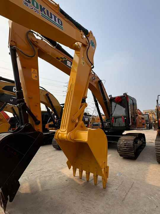 PC200-8 Low Working Hour Second Hand 20 Ton Excavator Komatsu Pc200-8 Crawler Excavator Used Komatsu Excavator PC200-8N1 - حفارة: صور 3 PC200-8 Low Working Hour Second Hand 20 Ton Excavator Komatsu Pc200-8 Crawler Excavator Used Komatsu Excavator PC200-8N1 - حفارة: صور 3