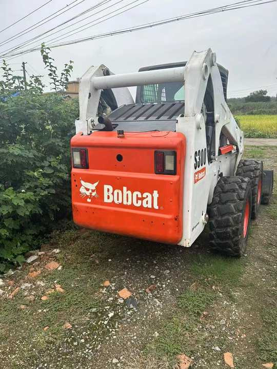 Second Hand BOBCAT S300 Skid-steer Loader with Very Good Performance Is for Sale at a Low Price - شيول صغير: صور 4 Second Hand BOBCAT S300 Skid-steer Loader with Very Good Performance Is for Sale at a Low Price - شيول صغير: صور 4