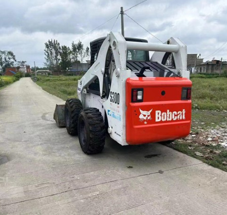 USED BOBCAT S300 Skid-steer Loader with Very Good Performance Is for Sale at a Low Price. S160/s185/s220/330 in Stock - شيول صغير: صور 4 USED BOBCAT S300 Skid-steer Loader with Very Good Performance Is for Sale at a Low Price. S160/s185/s220/330 in Stock - شيول صغير: صور 4