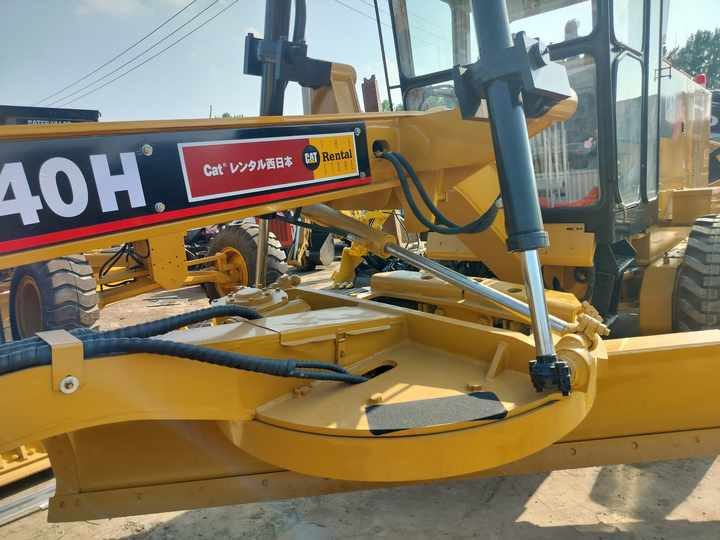 Used CAT 140H Motor Grader From Japan with Excellent Performance Caterpillar 140h in Good Condition for Sale - آلة تسوية الأرض: صور 2 Used CAT 140H Motor Grader From Japan with Excellent Performance Caterpillar 140h in Good Condition for Sale - آلة تسوية الأرض: صور 2