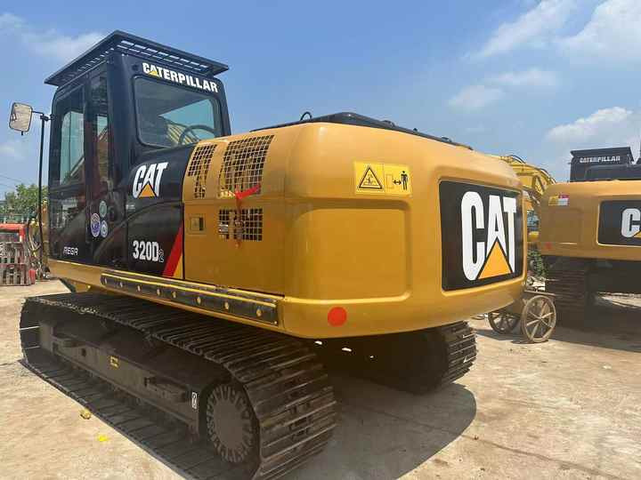 Used CAT 320D2 Excavator | Well-Maintained, Low Hours | Affordable Heavy Machinery for Construction & Mining! - حفارات زحافة: صور 2 Used CAT 320D2 Excavator | Well-Maintained, Low Hours | Affordable Heavy Machinery for Construction & Mining! - حفارات زحافة: صور 2