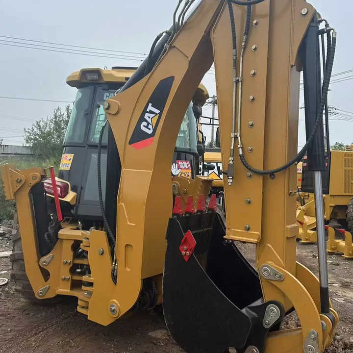 Used Caterpillar CAT 450F Retro Excavator CAT420F Cheap Price for Sale - حفارة: صور 5 Used Caterpillar CAT 450F Retro Excavator CAT420F Cheap Price for Sale - حفارة: صور 5