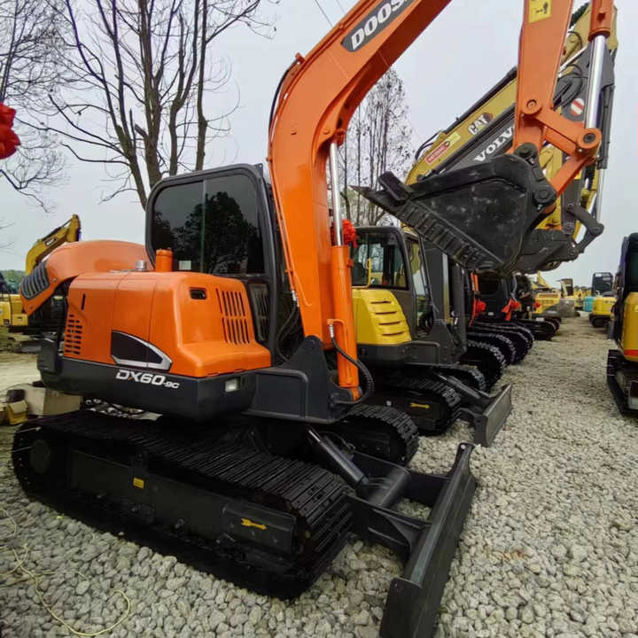 Used Digger DOOSAN DX60 Construction Machinery Construction Digger Used DOOSAN DX60 Cheap Excavator - حفارات زحافة: صور 1 Used Digger DOOSAN DX60 Construction Machinery Construction Digger Used DOOSAN DX60 Cheap Excavator - حفارات زحافة: صور 1