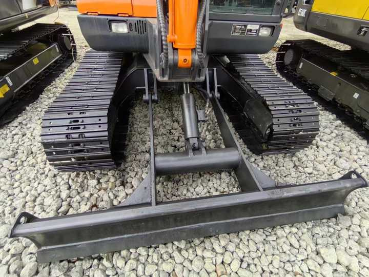 Used Digger DOOSAN DX60 Construction Machinery Construction Digger Used DOOSAN DX60 Cheap Excavator - حفارات زحافة: صور 4 Used Digger DOOSAN DX60 Construction Machinery Construction Digger Used DOOSAN DX60 Cheap Excavator - حفارات زحافة: صور 4