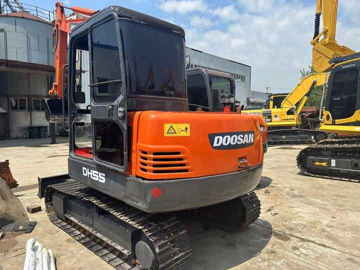 Used Digger Doosan Dh55 Construction Machinery Construction Digger Used Doosan Dh55 Cheap Excavator - حفارات زحافة: صور 4 Used Digger Doosan Dh55 Construction Machinery Construction Digger Used Doosan Dh55 Cheap Excavator - حفارات زحافة: صور 4