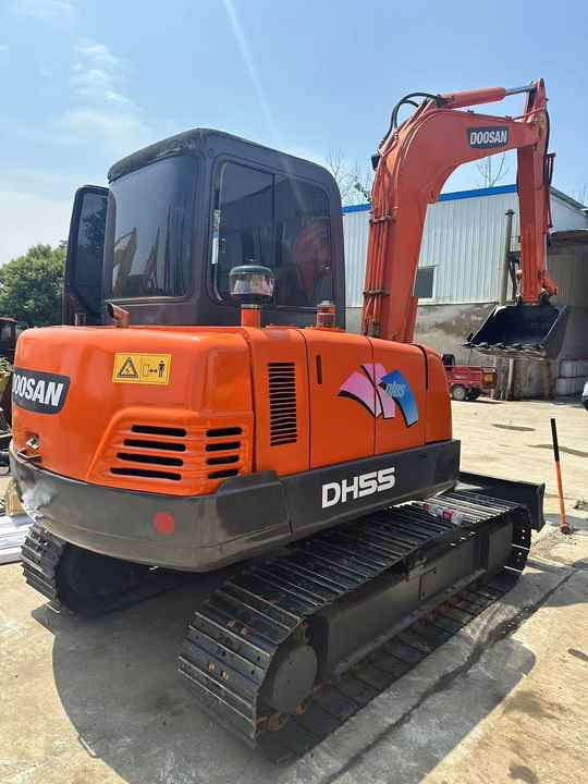 Used Digger Doosan Dh55 Construction Machinery Construction Digger Used Doosan Dh55 Cheap Excavator - حفارات زحافة: صور 2 Used Digger Doosan Dh55 Construction Machinery Construction Digger Used Doosan Dh55 Cheap Excavator - حفارات زحافة: صور 2
