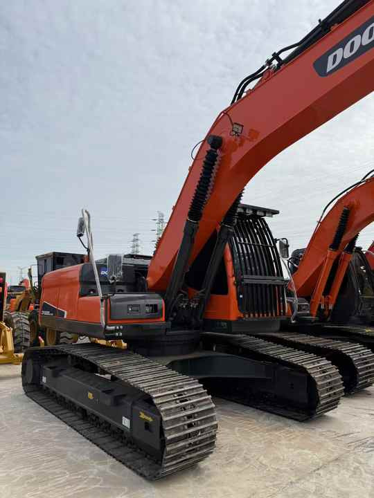 Used Doosan DX225LC-9C Hydraulic Excavator 25 Ton Doosan Dx225 Crawler Excavator with Excellent Performance Low Price for Sale - حفارة: صور 4 Used Doosan DX225LC-9C Hydraulic Excavator 25 Ton Doosan Dx225 Crawler Excavator with Excellent Performance Low Price for Sale - حفارة: صور 4