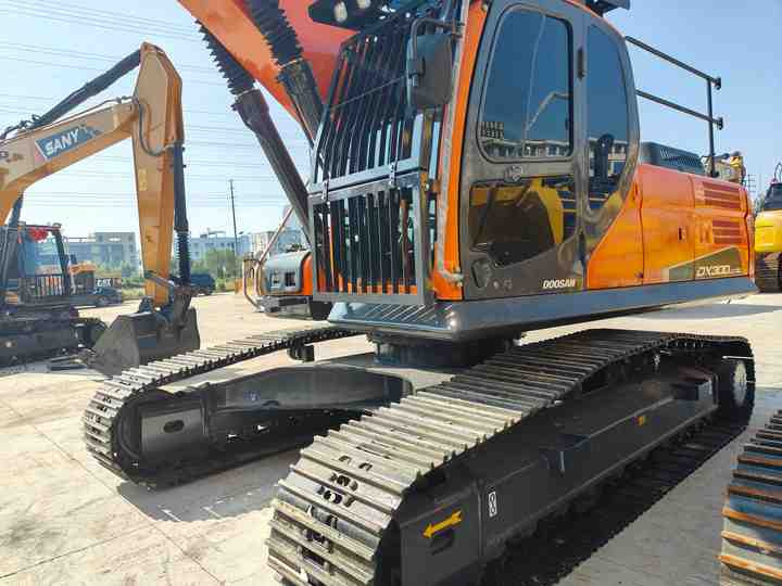 Used Doosan DX300LC-9C Excavator with Little Time Used in Excellent Condition Korea Brand Doosan 30 Tons Excavator for Sale - حفارة: صور 2 Used Doosan DX300LC-9C Excavator with Little Time Used in Excellent Condition Korea Brand Doosan 30 Tons Excavator for Sale - حفارة: صور 2
