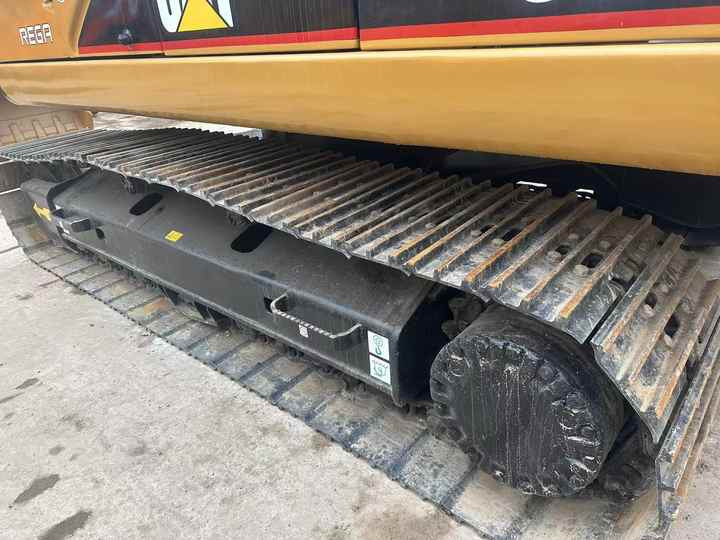 Used Excavator CAT 320C Second Hand Highly Competitive Digging Machine 325C 330C for Sale - حفارات زحافة: صور 3 Used Excavator CAT 320C Second Hand Highly Competitive Digging Machine 325C 330C for Sale - حفارات زحافة: صور 3