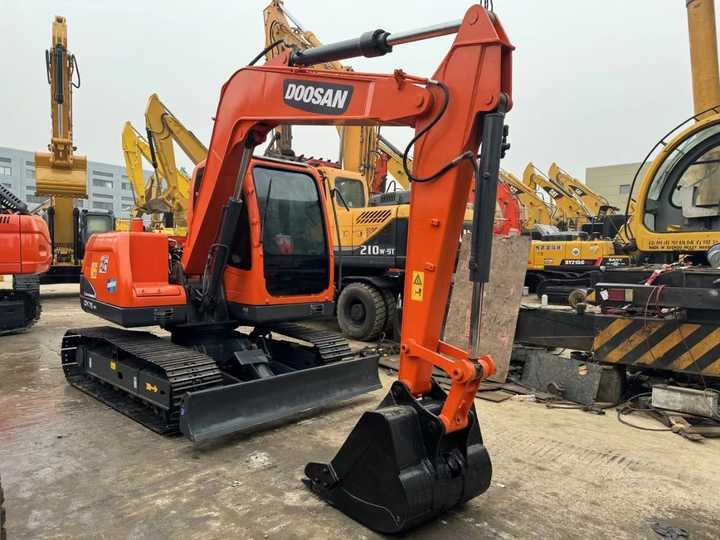 Used Excavator Doosan DX70 75 Excavator Second Hand Digger Used Machinery 7 Ton Used Hydraulic Crawler Excavator - حفارة: صور 4 Used Excavator Doosan DX70 75 Excavator Second Hand Digger Used Machinery 7 Ton Used Hydraulic Crawler Excavator - حفارة: صور 4