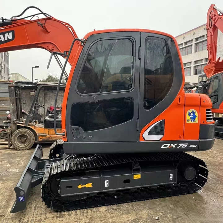 Used Excavator Doosan DX70 75 Excavator Second Hand Digger Used Machinery 7 Ton Used Hydraulic Crawler Excavator - حفارة: صور 1 Used Excavator Doosan DX70 75 Excavator Second Hand Digger Used Machinery 7 Ton Used Hydraulic Crawler Excavator - حفارة: صور 1
