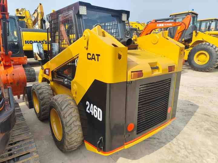 Used Front Loader Tractor CAT 246D Skid Steer Loader / Used Cat 226B 246C 246d Mini Skid Steer Loader in Stock - شيول صغير: صور 5 Used Front Loader Tractor CAT 246D Skid Steer Loader / Used Cat 226B 246C 246d Mini Skid Steer Loader in Stock - شيول صغير: صور 5