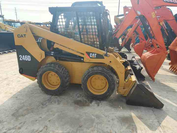 Used Front Loader Tractor CAT 246D Skid Steer Loader / Used Cat 226B 246C 246d Mini Skid Steer Loader in Stock - شيول صغير: صور 2 Used Front Loader Tractor CAT 246D Skid Steer Loader / Used Cat 226B 246C 246d Mini Skid Steer Loader in Stock - شيول صغير: صور 2