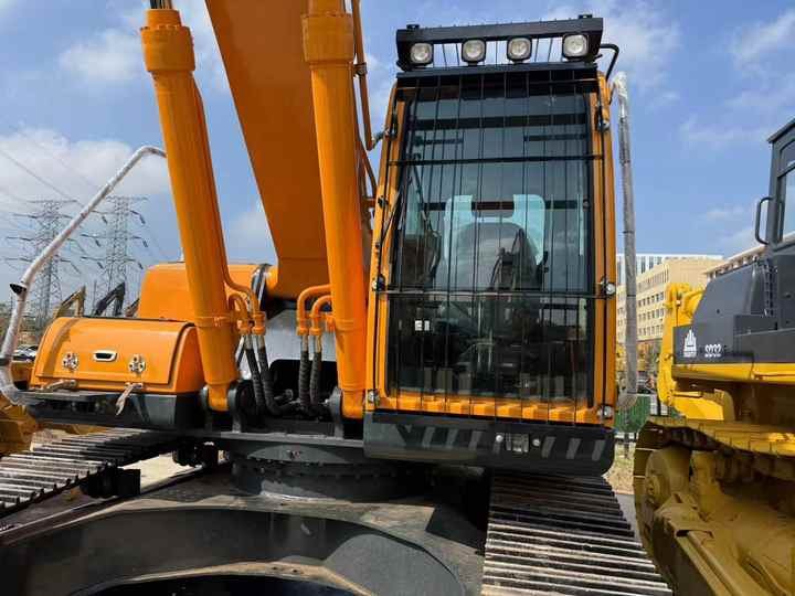 Used HYUNDAI305lc-9c Hydraulic Excavator with Excellent Performance hyundai Running Working Condition Low Price for Sale - حفارة: صور 4 Used HYUNDAI305lc-9c Hydraulic Excavator with Excellent Performance hyundai Running Working Condition Low Price for Sale - حفارة: صور 4