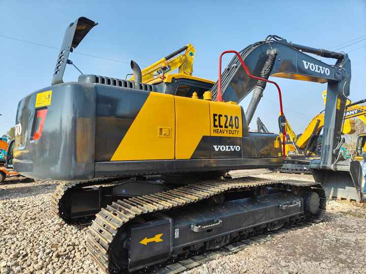 Used VOLVO EC240 Excavator for Sale with Good Performance and Low Price Powerful Construction Machinery for Sale - حفارة: صور 2 Used VOLVO EC240 Excavator for Sale with Good Performance and Low Price Powerful Construction Machinery for Sale - حفارة: صور 2