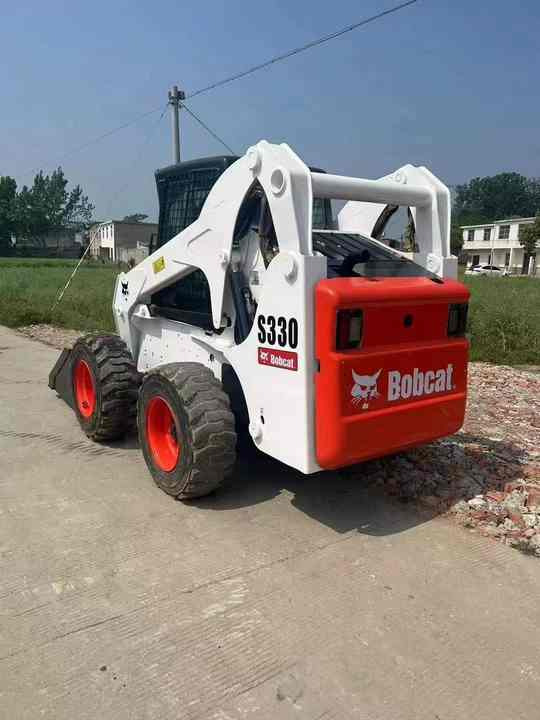 Very Low Price American Brand Used Bobcat S330 Skid Steer Loader with Superior Performance for Sale S160/S180/S300 in Stock - شيول صغير: صور 4 Very Low Price American Brand Used Bobcat S330 Skid Steer Loader with Superior Performance for Sale S160/S180/S300 in Stock - شيول صغير: صور 4