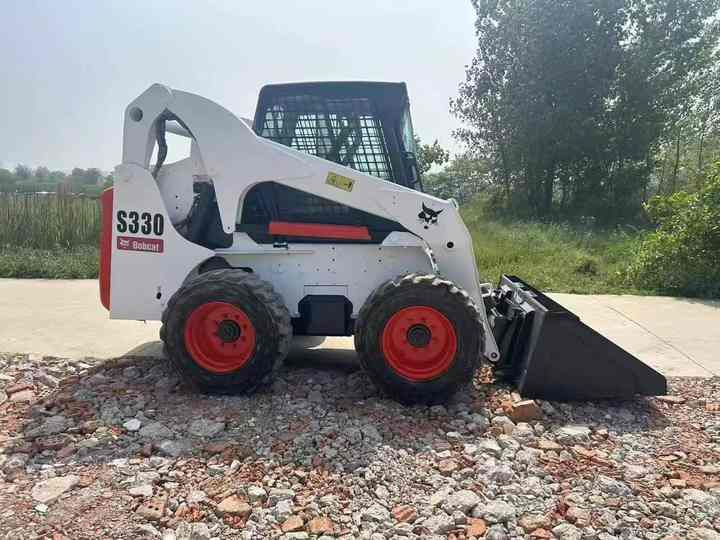 Very Low Price American Brand Used Bobcat S330 Skid Steer Loader with Superior Performance for Sale S160/S180/S300 in Stock - شيول صغير: صور 5 Very Low Price American Brand Used Bobcat S330 Skid Steer Loader with Superior Performance for Sale S160/S180/S300 in Stock - شيول صغير: صور 5