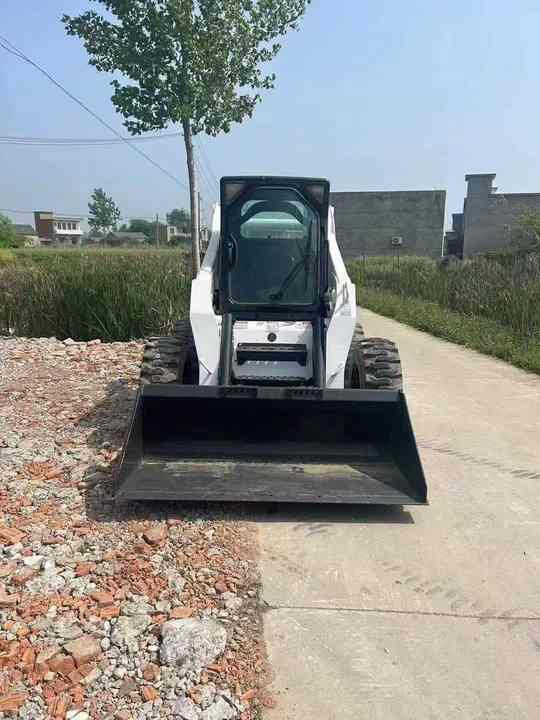 Very Low Price American Brand Used Bobcat S330 Skid Steer Loader with Superior Performance for Sale S160/S180/S300 in Stock - شيول صغير: صور 2 Very Low Price American Brand Used Bobcat S330 Skid Steer Loader with Superior Performance for Sale S160/S180/S300 in Stock - شيول صغير: صور 2