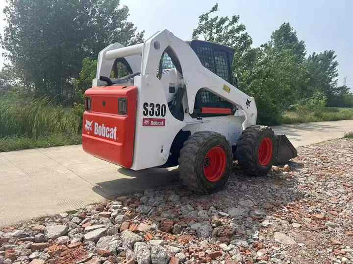 Very Low Price American Brand Used Bobcat S330 Skid Steer Loader with Superior Performance for Sale S160/S180/S300 in Stock - شيول صغير: صور 3 Very Low Price American Brand Used Bobcat S330 Skid Steer Loader with Superior Performance for Sale S160/S180/S300 in Stock - شيول صغير: صور 3