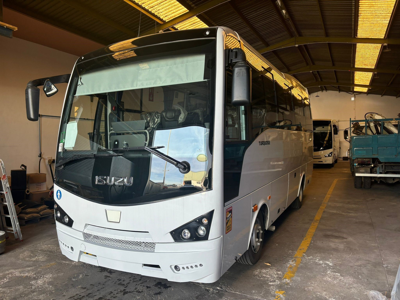 ISUZU TURQUOISE - سياحية حافلة: صور 2 ISUZU TURQUOISE - سياحية حافلة: صور 2