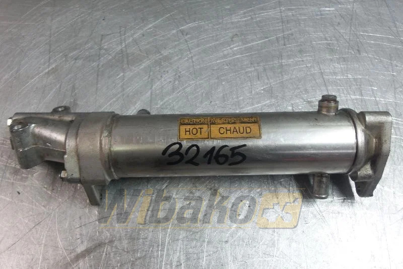 Isuzu 4HK1 - مبرد الزيت - آلات البناء: صور 1 Isuzu 4HK1 - مبرد الزيت - آلات البناء: صور 1