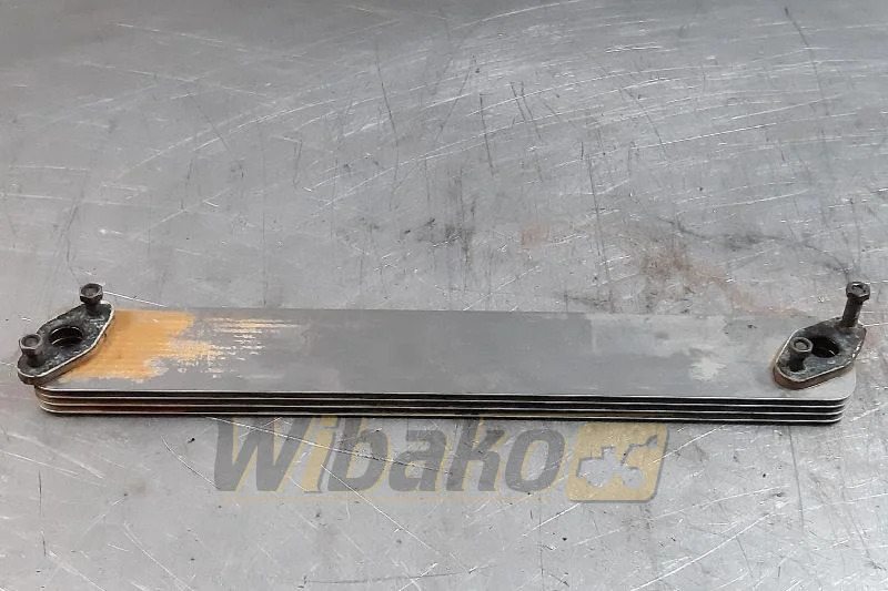 Isuzu 6BG1 - مبرد الزيت - آلات البناء: صور 1 Isuzu 6BG1 - مبرد الزيت - آلات البناء: صور 1