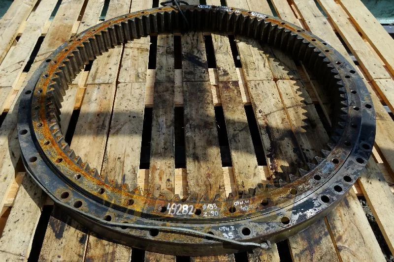 Komatsu PC340LC-7K - حلقة الدوران - آلات البناء: صور 1 Komatsu PC340LC-7K - حلقة الدوران - آلات البناء: صور 1