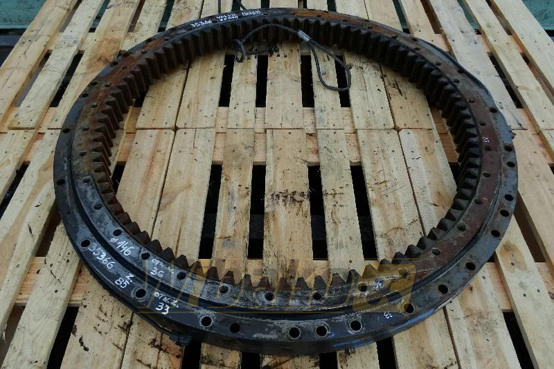 Volvo EC240 - حلقة الدوران - آلات البناء: صور 1 Volvo EC240 - حلقة الدوران - آلات البناء: صور 1