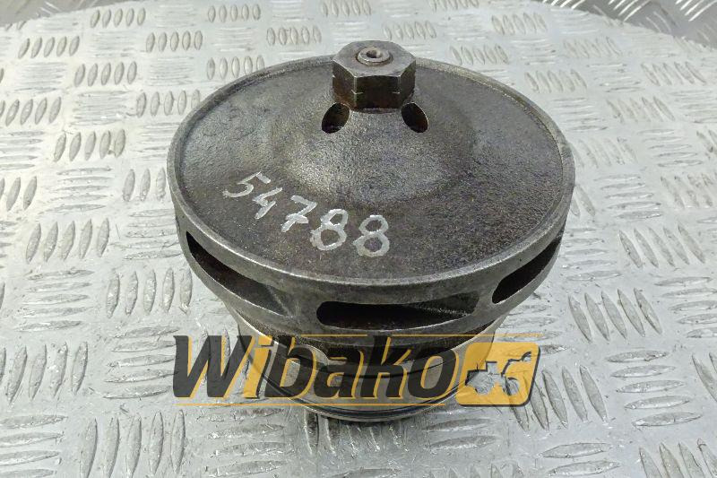 Water pump Liebherr 3021565 - مضخة المبرد - آلات البناء: صور 1 Water pump Liebherr 3021565 - مضخة المبرد - آلات البناء: صور 1