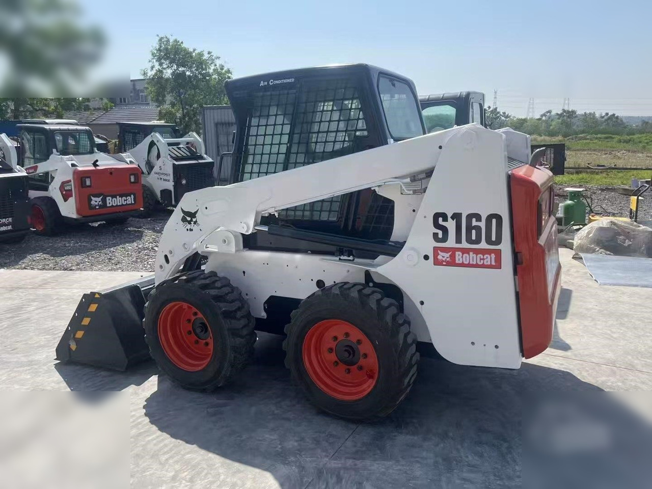 BOBCAT S160 - شيول صغير: صور 1 BOBCAT S160 - شيول صغير: صور 1