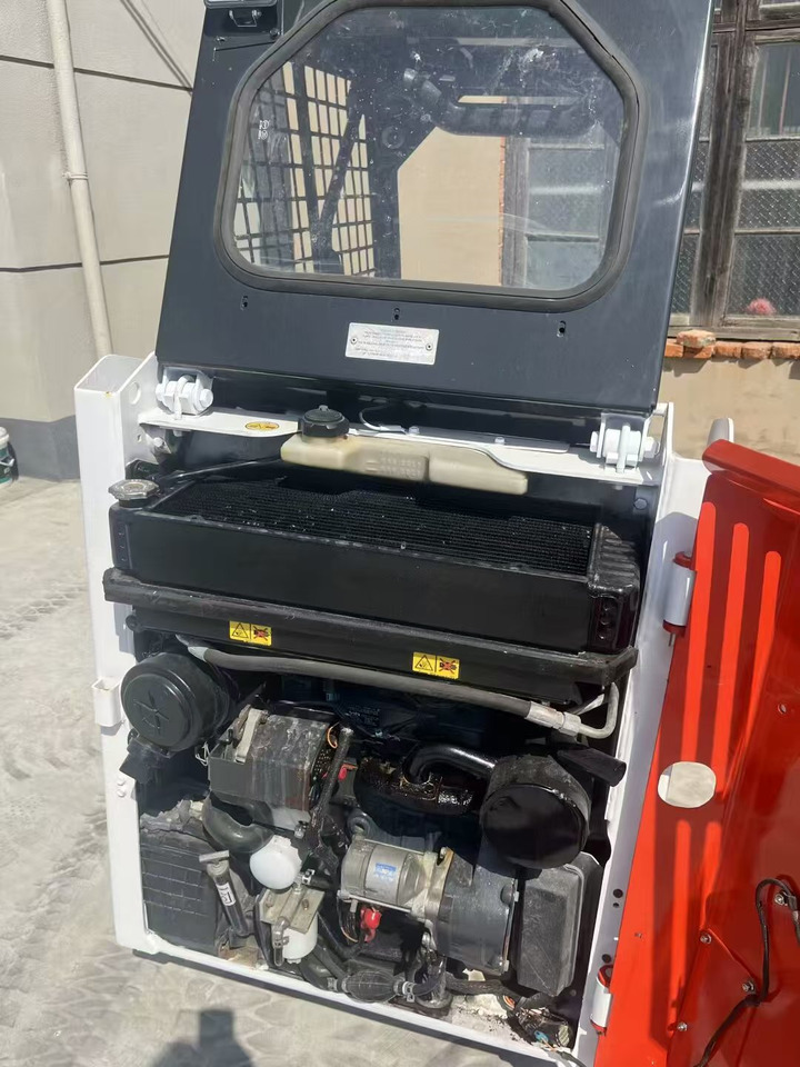 شيول صغير BOBCAT S70: صور 9