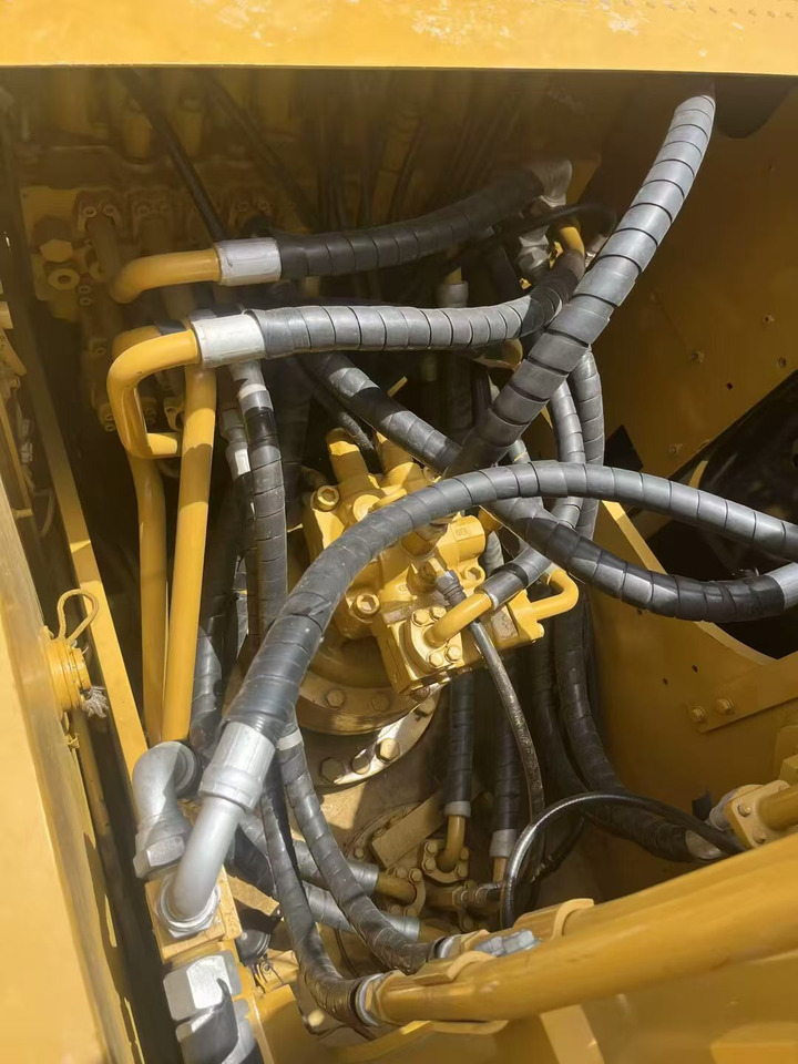 حفارات زحافة CATERPILLAR 323D2L: صور 16