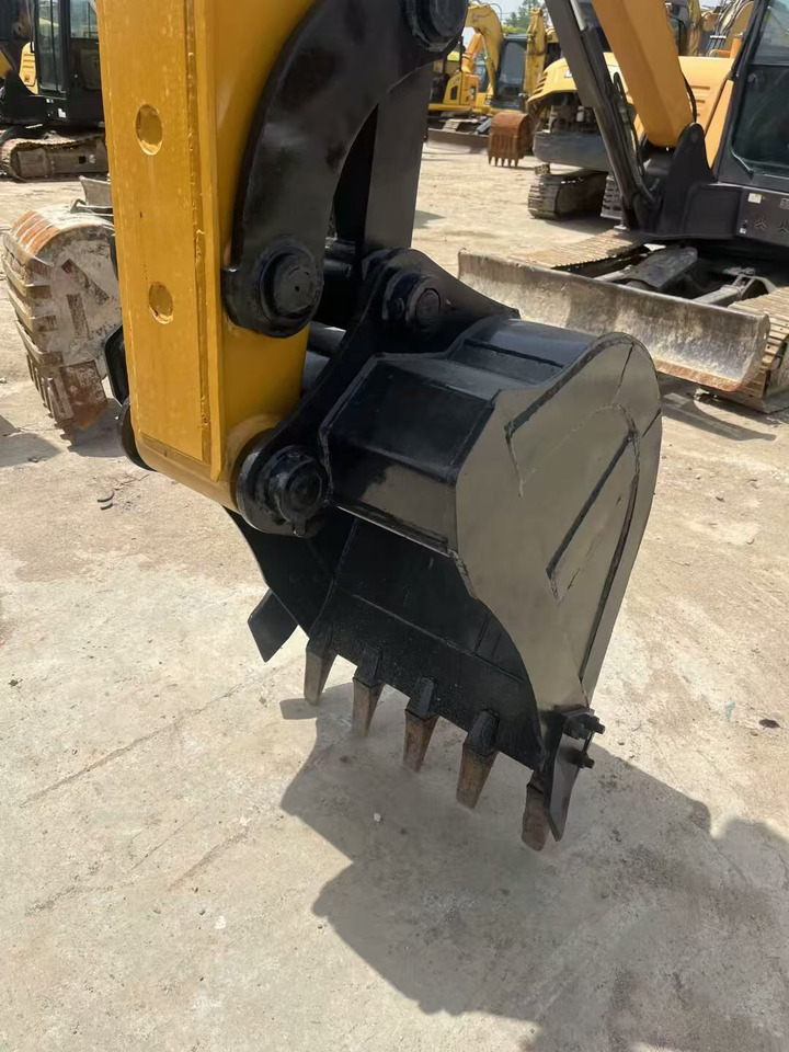 حفارات زحافة CATERPILLAR 323D2L: صور 20