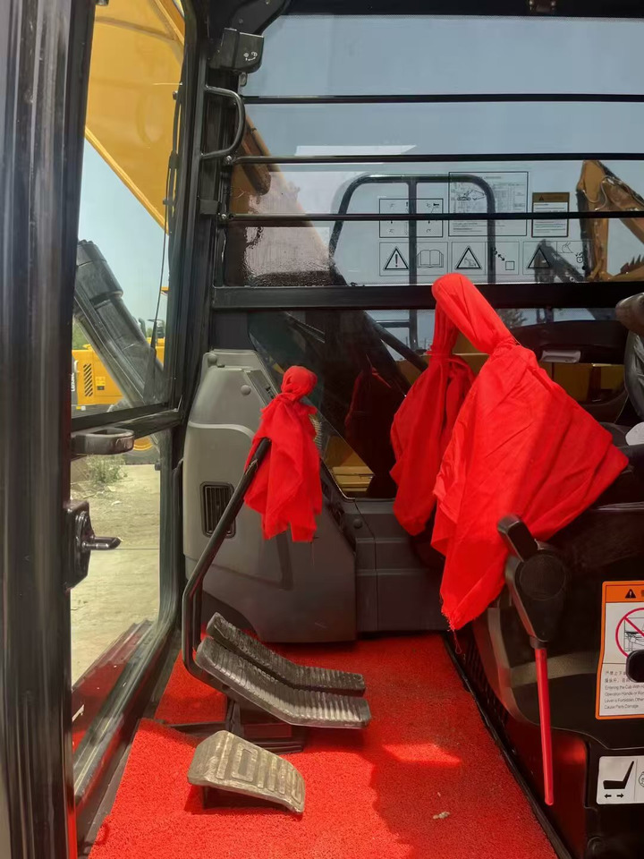 CATERPILLAR 323D2L - حفارات زحافة: صور 3 CATERPILLAR 323D2L - حفارات زحافة: صور 3