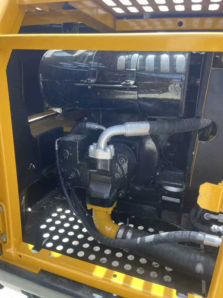 حفارات زحافة CATERPILLAR 323D2L: صور 7