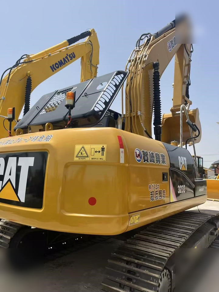 CATERPILLAR 323D2 - حفارات زحافة: صور 5 CATERPILLAR 323D2 - حفارات زحافة: صور 5