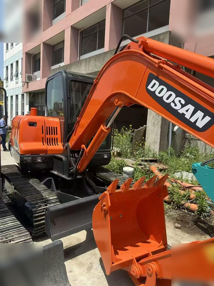 DOOSAN DX60 - حفارات زحافة: صور 5 DOOSAN DX60 - حفارات زحافة: صور 5
