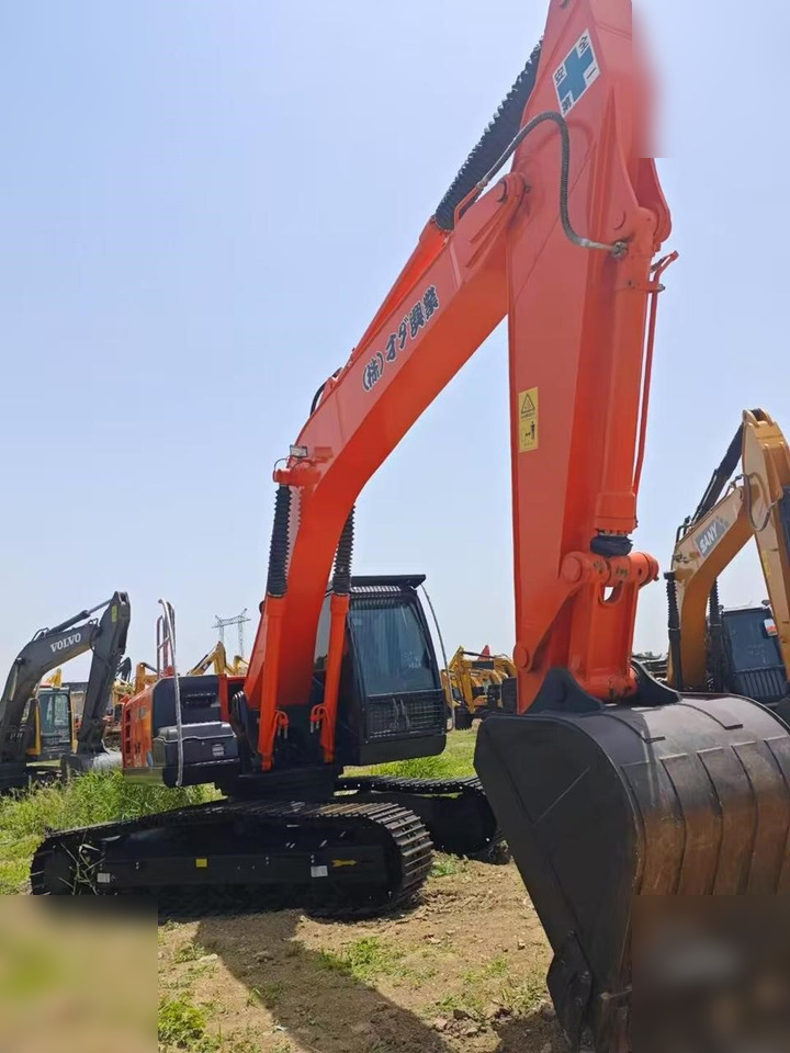 HITACHI ZX240 - حفارات زحافة: صور 2 HITACHI ZX240 - حفارات زحافة: صور 2