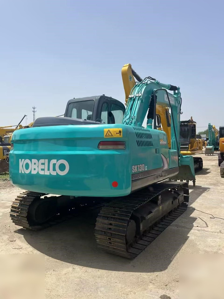 KOBELCO SK130 LC - حفارات زحافة: صور 1 KOBELCO SK130 LC - حفارات زحافة: صور 1