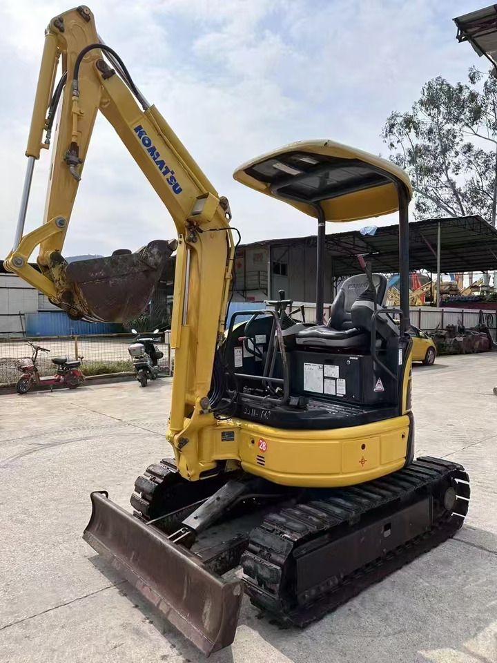 KOMATSU 2-ton - حفارة مصغرة: صور 3 KOMATSU 2-ton - حفارة مصغرة: صور 3
