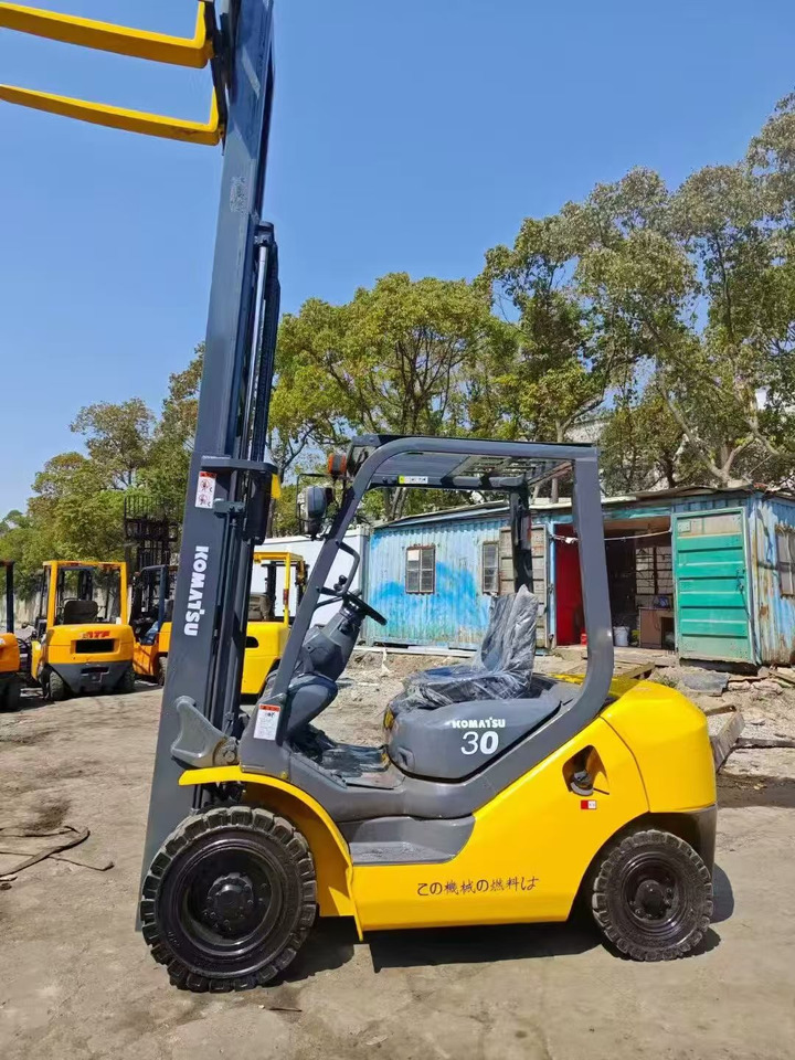KOMATSU 3-ton - الرأسي رفع الصاري: صور 4 KOMATSU 3-ton - الرأسي رفع الصاري: صور 4
